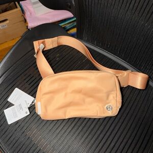 Lululemon Everywhere Belt Bag 1L Summer glow